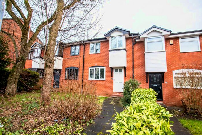 2 Bedroom Terraced House To Rent In St Pauls Court, Worsley, M28