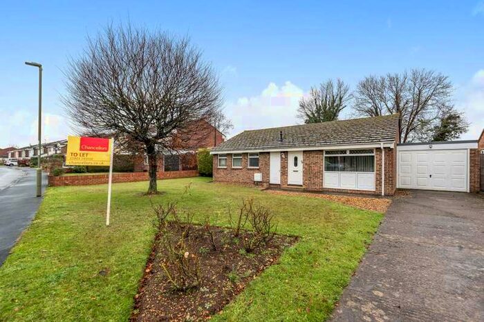 2 Bedroom Detached Bungalow To Rent In Browning Drive, Bicester, OX26