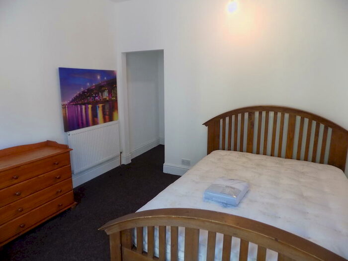 1 Bedroom Detached House To Rent In High Street, Bangor, Gwynedd, LL57