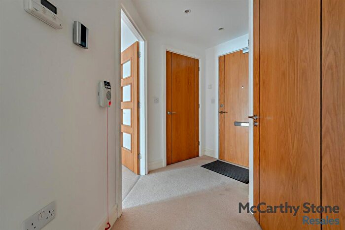 1 Bedroom Apartment For Sale In Corbett Court The Brow, Burgess Hill, RH15