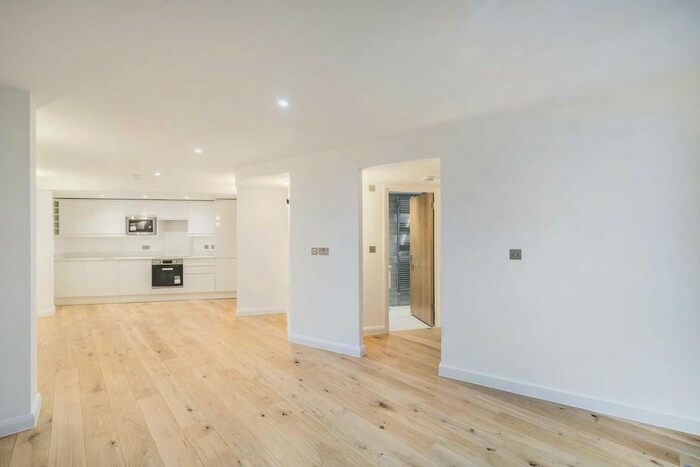 1 Bedroom Flat To Rent In Suffolk Street, London, SW1Y