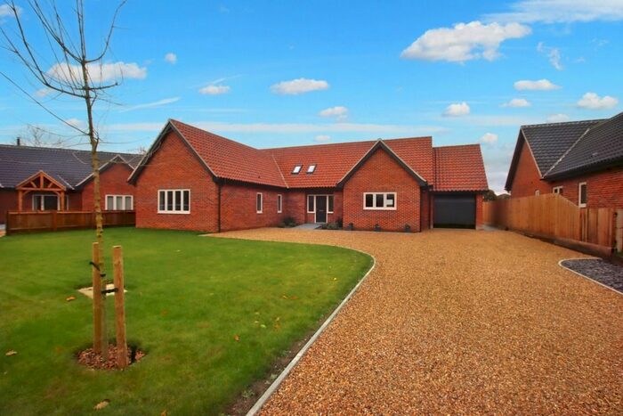 5 Bedroom Property For Sale In Main Road, Little Fransham, Dereham, NR19