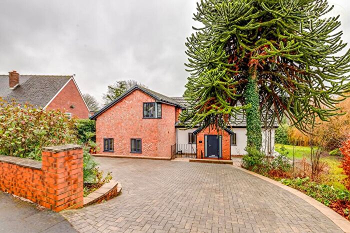 3 Bedroom Detached House For Sale In Old Vicarage Road, Horwich, Bolton, BL6