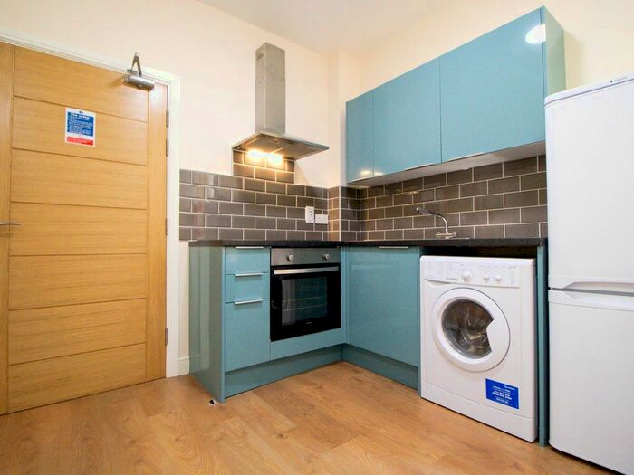 Studio To Rent In Apt, Lofthouse Residence #, LS2