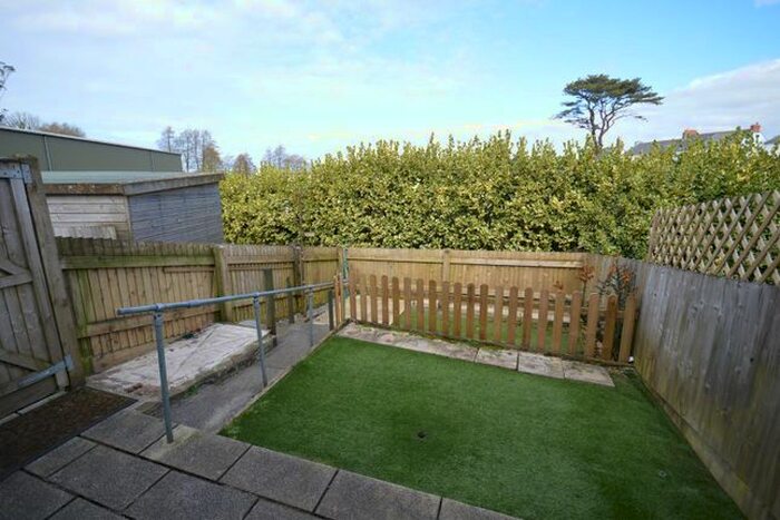 2 Bedroom Property To Rent In Wentworth Close, Redruth, TR15