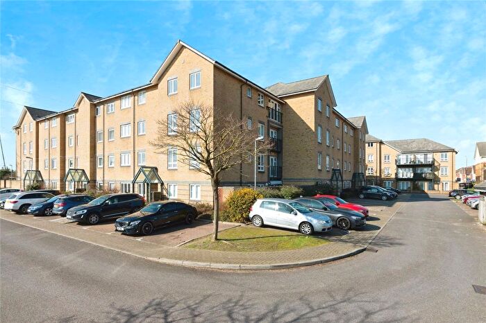 2 Bedroom Flat For Sale In Southwell Close, Grays, Essex, RM16