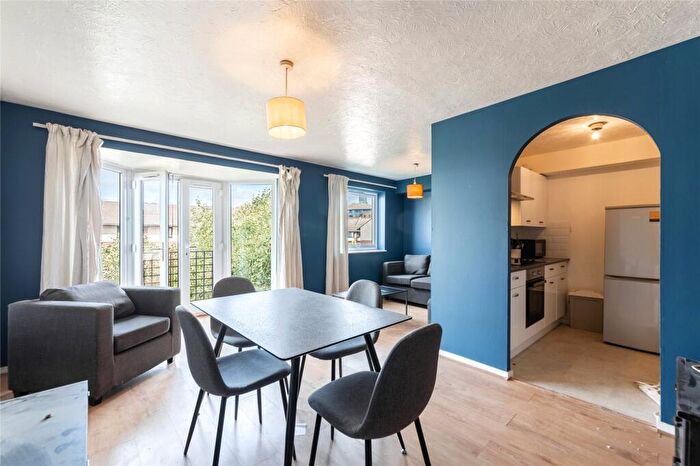 2 Bedroom Apartment To Rent In Barnfield Place, Mudchute, Canary Wharf, London, E14