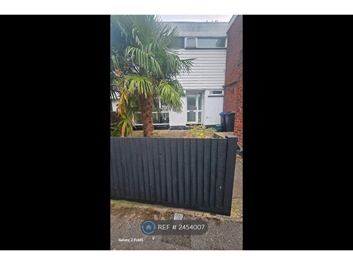 3 Bedroom Terraced House To Rent In Fosse Way, West Byfleet, KT14
