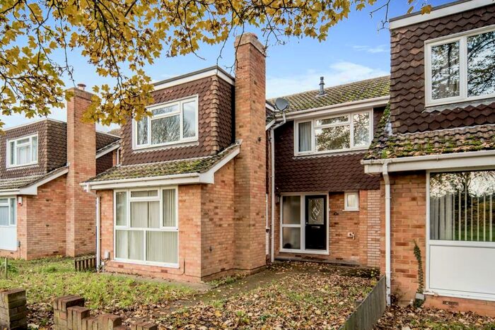 4 Bedroom Semi-Detached House To Rent In Great Aldens, Bedford, ., MK41