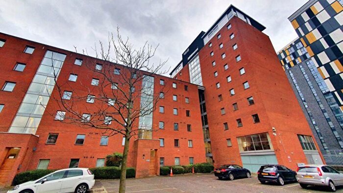 2 Bedroom Apartment To Rent In The Mill, South Hall St, M5