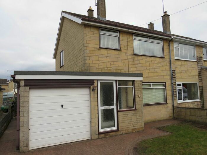 3 Bedroom Property To Rent In Arundel Close, Chippenham SN14