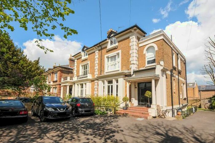 2 Bedroom Flat To Rent In Osborne Road, Windsor, SL4