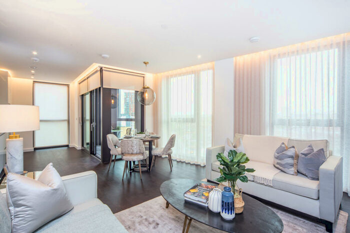 2 Bedroom Flat To Rent In Charles Clowes Walk, SW11