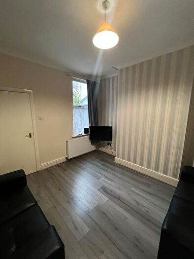 4 Bedroom Terraced House To Rent In Edinburgh Road, Kensington, L7