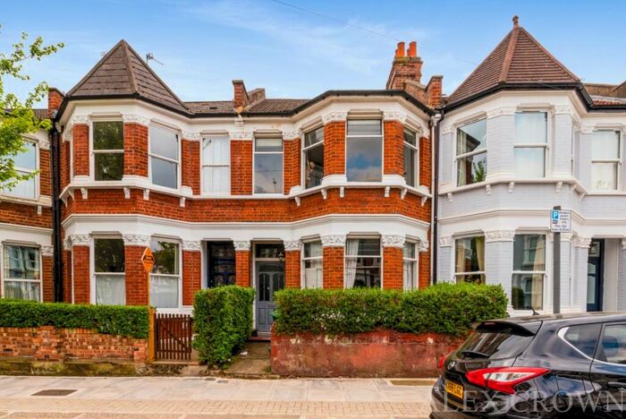 5 Bedroom Terraced House To Rent In Falkland Road, Turnpike Lane, N8