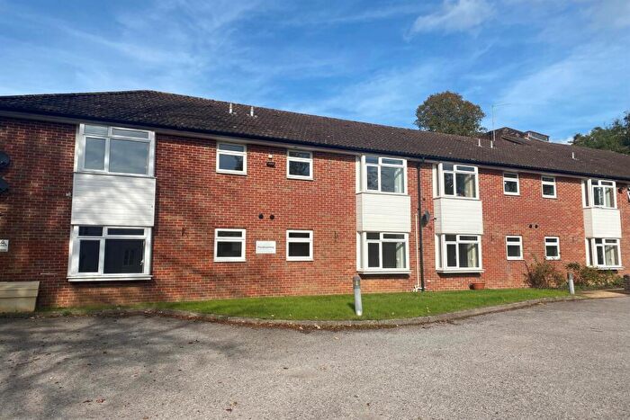 Flat To Rent In Fordingbridge, SP6