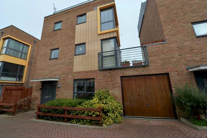 3 Bedroom Town House To Rent In Canon Place, Southampton, SO19