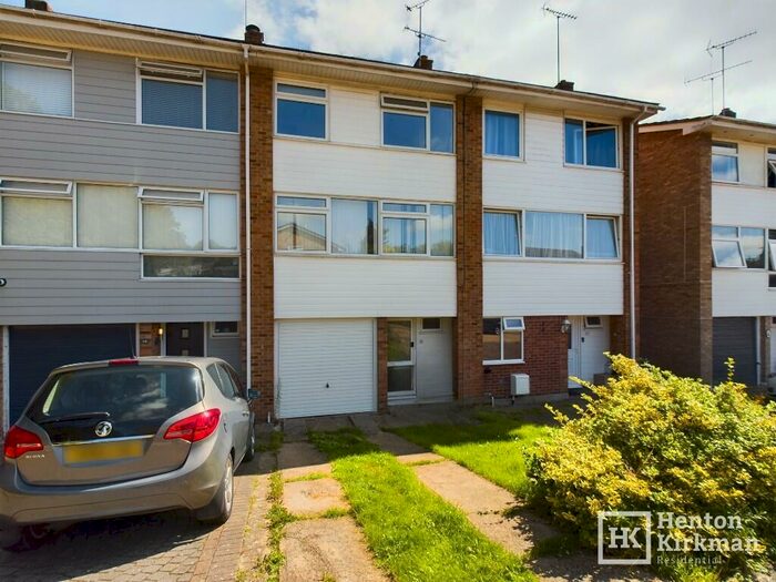 3 Bedroom Cluster House To Rent In Shalford Road, Solihull, West Midlands, B92