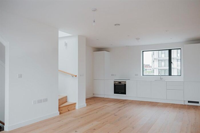 4 Bedroom Town House To Rent In Solar Avenue, Climate Innovation District, LS9