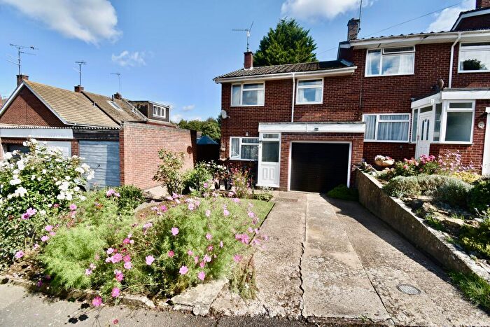 3 Bedroom Terraced House For Sale In The Rise, Northampton, NN2