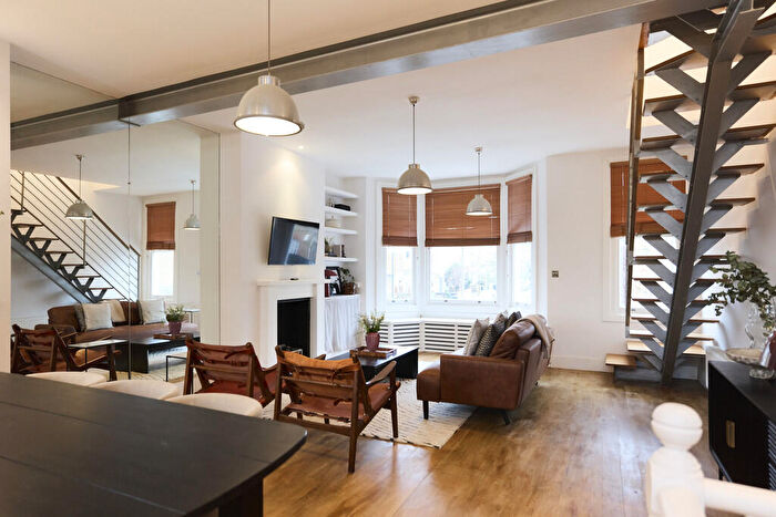 2 Bedroom Flat To Rent In Berens Road, Kensal Green, NW10