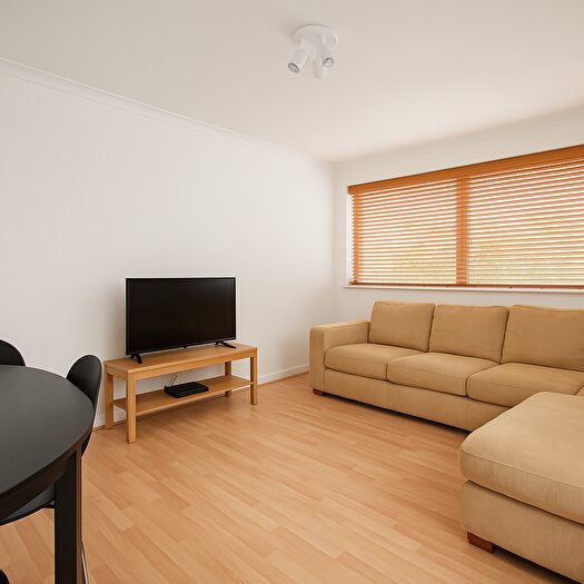 2 Bedroom Flat To Rent In St Mary-Le-Park Court, Parkgate Road, London, SW11