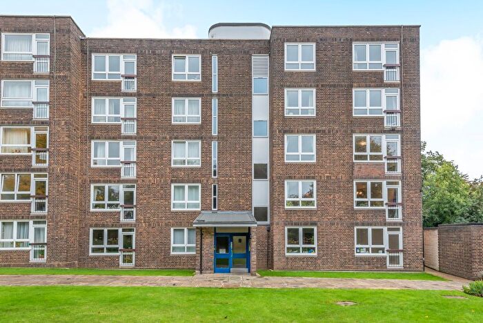 2 Bedroom Flat For Sale In Kersfield Road, London, SW15