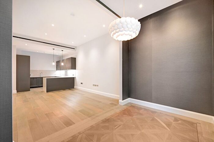 3 Bedroom Flat To Rent In Radnor Walk, Chelsea, SW3