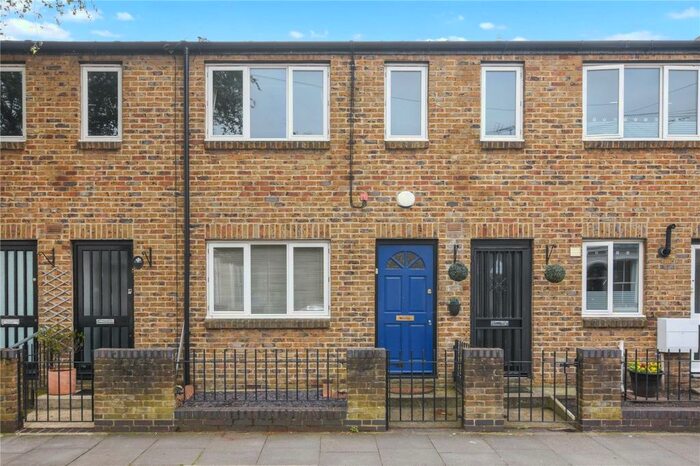 1 Bedroom Flat To Rent In Strahan Road, Bow, London, E3