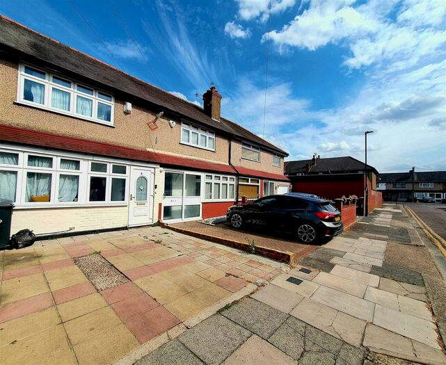 3 Bedroom Terraced House To Rent In Middleham Gardens, London, N18