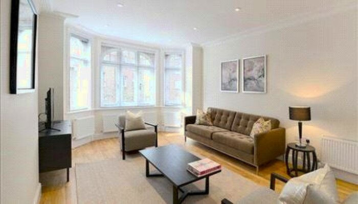 3 Bedroom Flat To Rent In King Street, Ravenscourt Park, London, W6