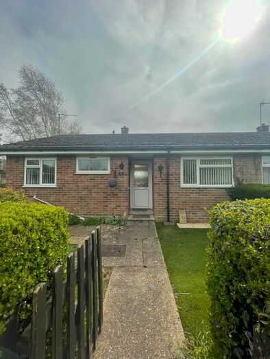2 Bedroom Bungalow To Rent In Plantation Road, Sawston, Cambridge, CB22