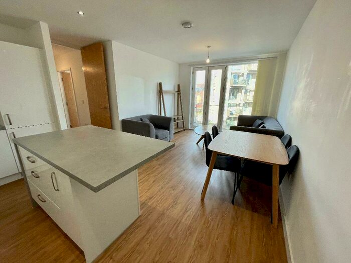 2 Bedroom Apartment To Rent In City Road, Manchester, M15