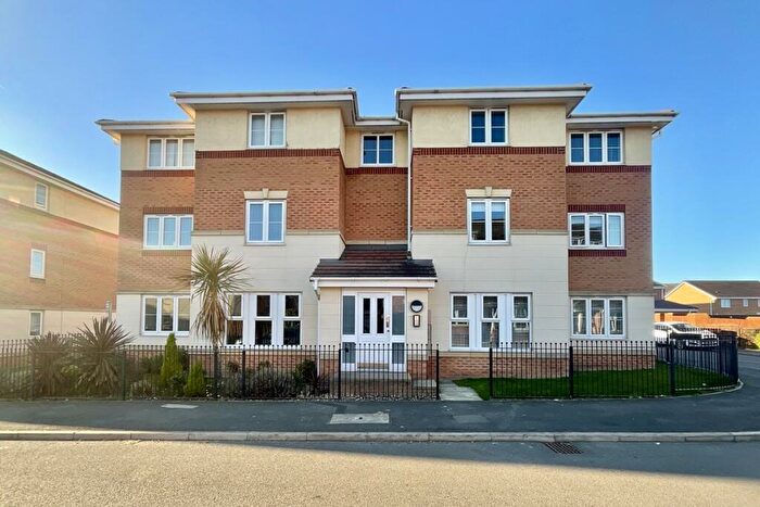 2 Bedroom Flat For Sale In Doveholes Drive, Sheffield, S13