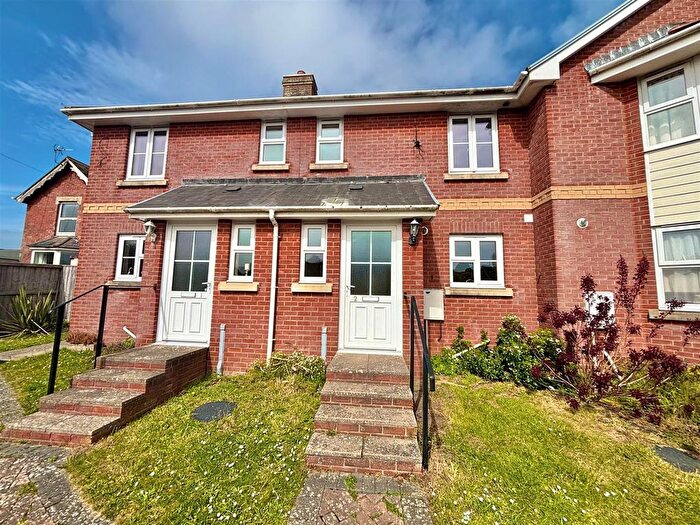 3 Bedroom Terraced House For Sale In Avenue Road, Freshwater, PO40