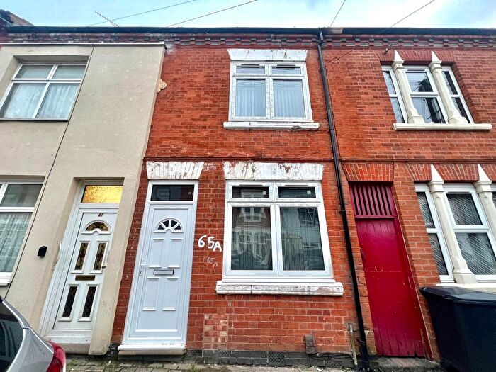 3 Bedroom Terraced House To Rent In A Grove Road, Leicester, LE5