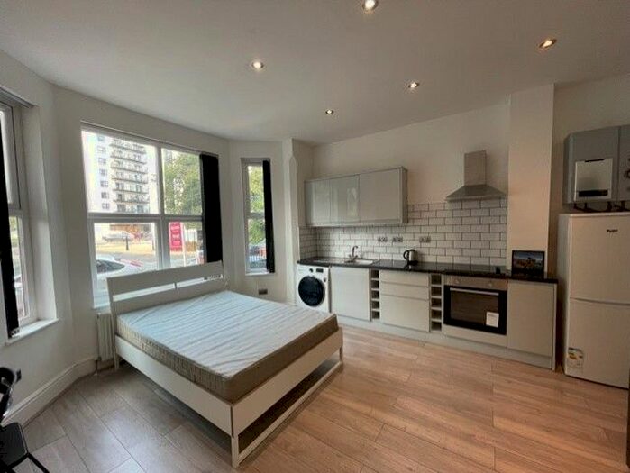 1 Bedroom Studio To Rent In Albany Road, Earlsdon, Coventry, CV5