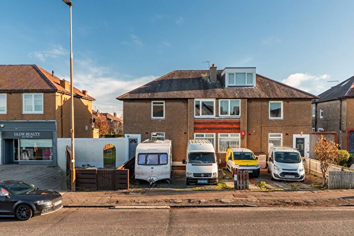 2 Bedroom Flat For Sale In Crewe Road North, Edinburgh, EH5