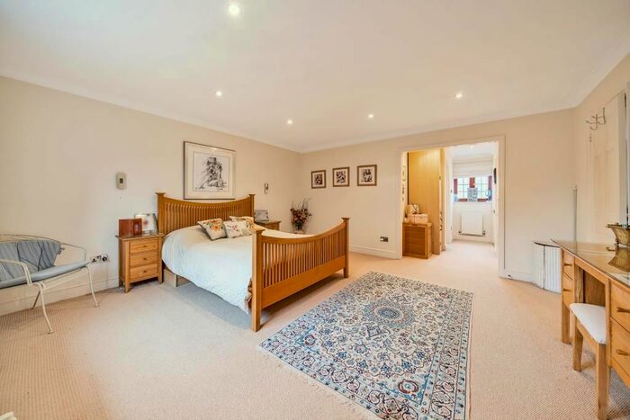 5 Bedroom Detached House For Sale In Maidenhead, Berkshire, SL6