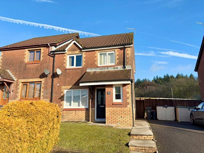 3 Bedroom Semi-Detached House For Sale In Cae Rhedyn, Rhos, Pontardawe, Swansea., SA8