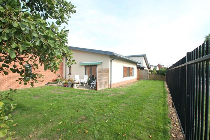 2 Bedroom Sheltered Housing For Sale In Trafalgar Road, Tewkesbury, GL20