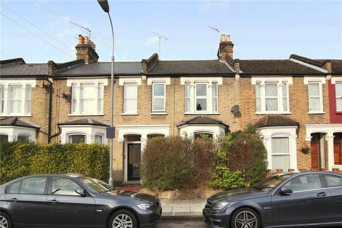 2 Bedroom Flat To Rent In Bloemfontein Avenue, Shepherds Bush, London, W12