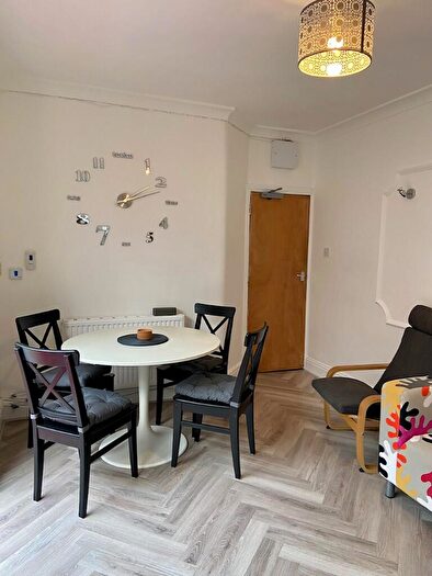 6 Bedroom Semi-Detached House To Rent In Oak Tree Lane, Birmingham, B29