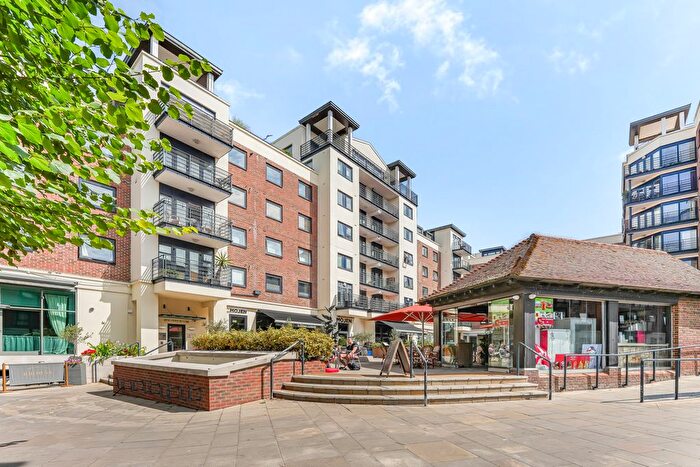 3 Bedroom Flat For Sale In Charter Quay, Kingston Upon Thames, KT1