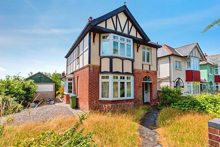 3 Bedroom Detached House For Sale In Eynham Avenue, Southampton, SO19