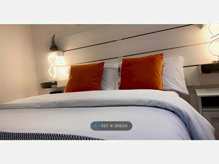 2 Bedroom Detached House To Rent In Betrand Way, London, SE28