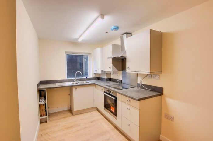 2 Bedroom Flat To Rent In Wellsway, Bath, BA2