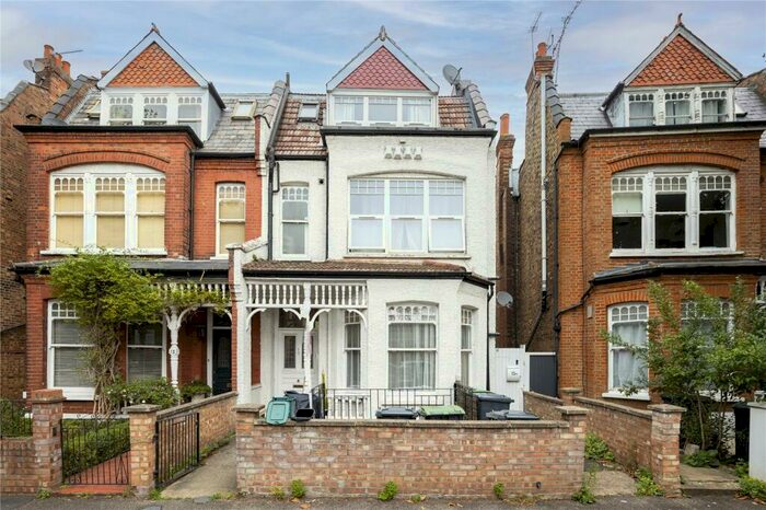 3 Bedroom Duplex To Rent In Kings Avenue, Muswell Hill, London, N10
