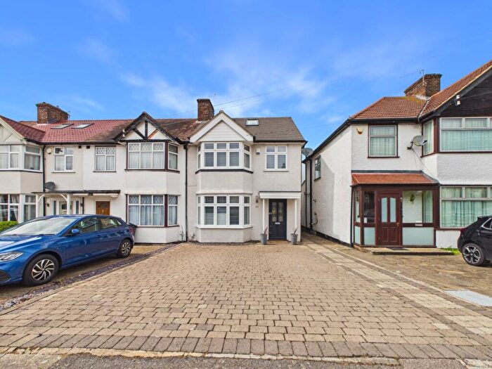4 Bedroom End Of Terrace House For Sale In Greenway, Chislehurst, BR7