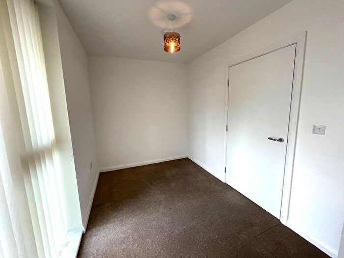 2 Bedroom Flat For Sale In Flat Village, Manchester, M22